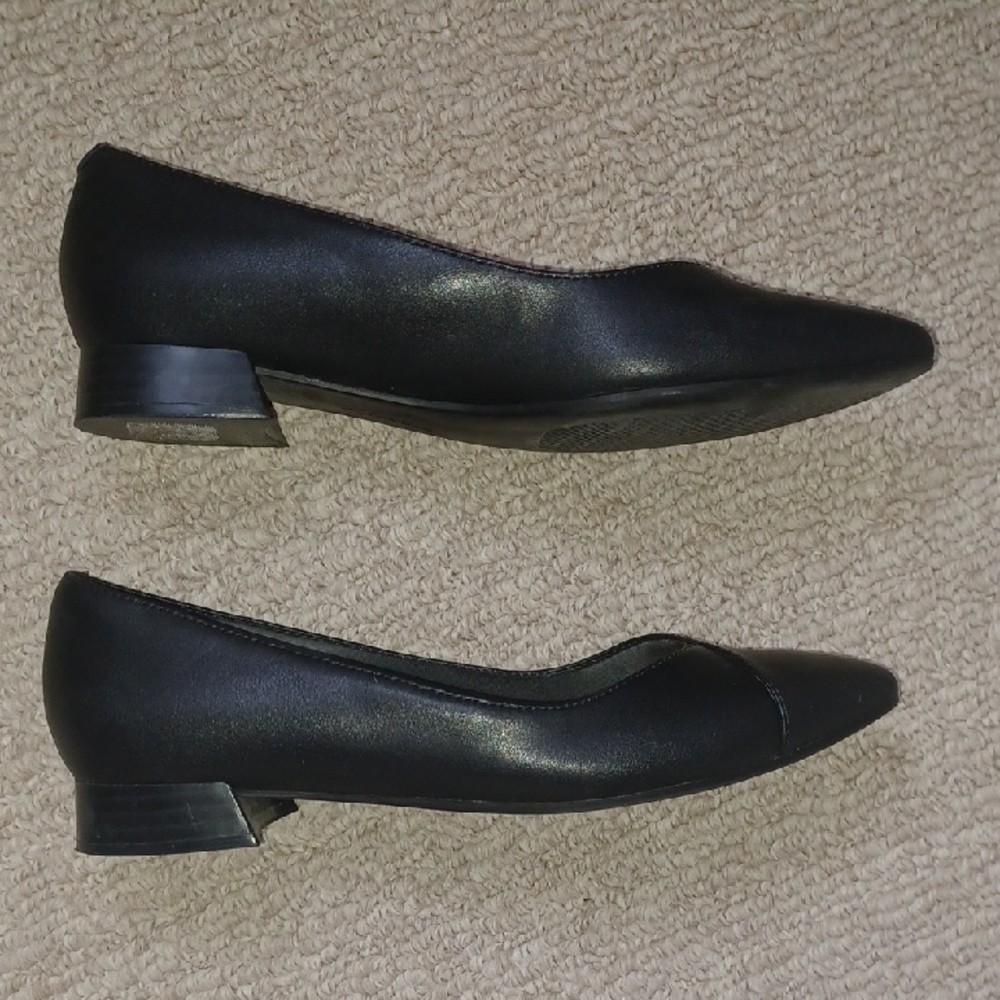 Clarks Black Leather Pointed Heels - Picture 4 of 5